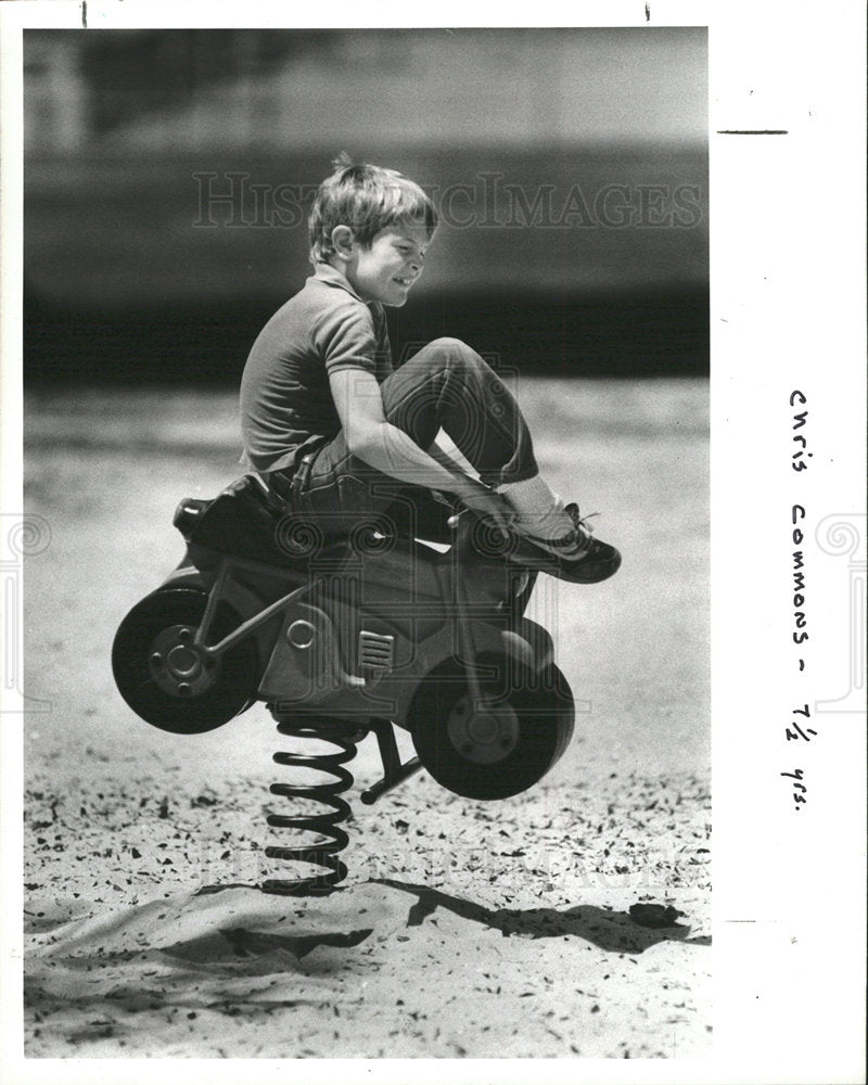 1987 Press Photo Chris Commons Community Play Ground - Historic Images