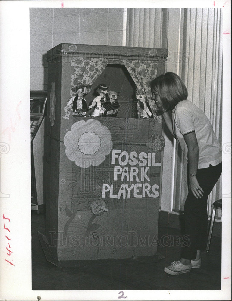 1970 Press Photo Peggy McLean Fossil Park Youth Center - Historic Images