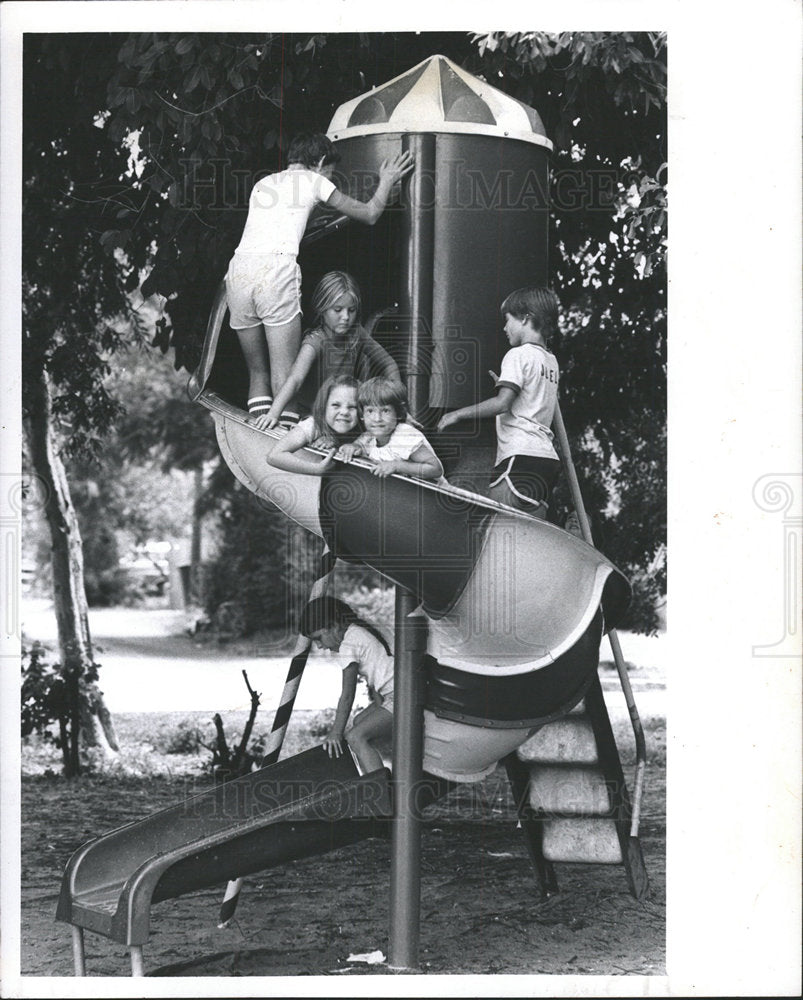 1981 Press Photo Children summer program Roberts center - Historic Images