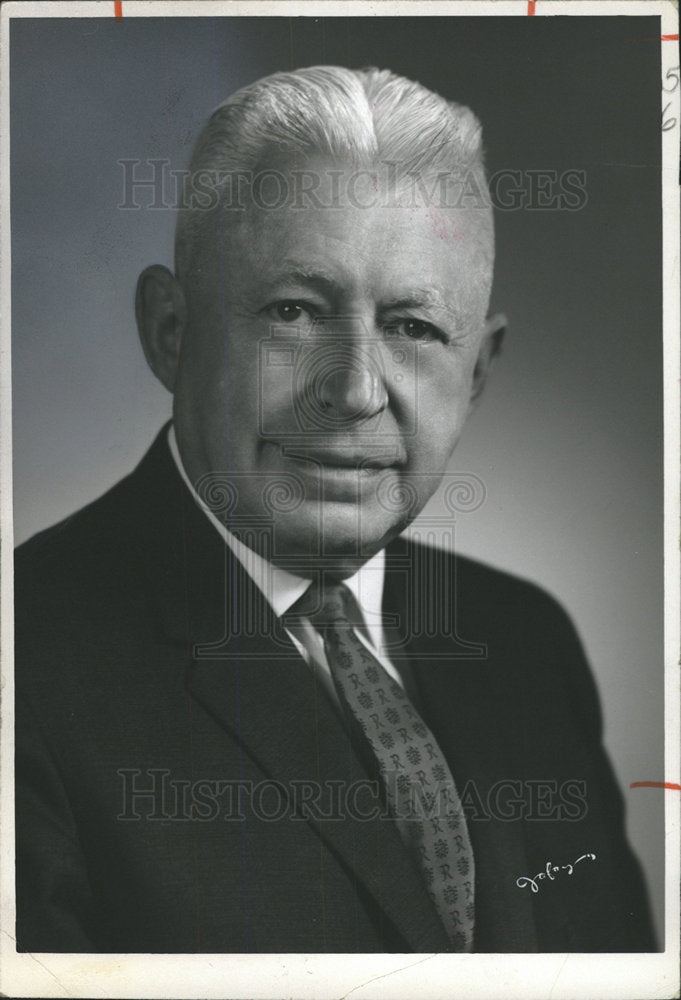 1968 Press Photo Dr Robertson Public Service Company - Historic Images