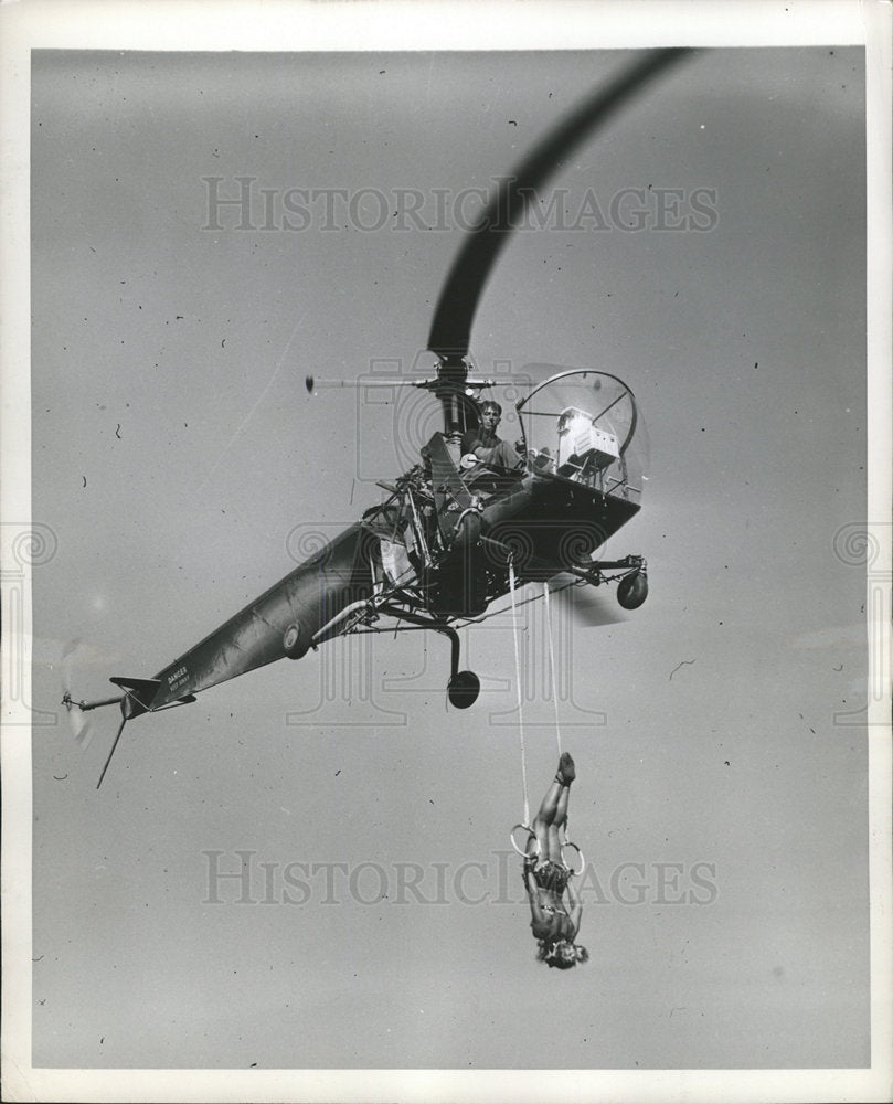 1949 Press Photo flying trapeze young lady Sky Queen - Historic Images