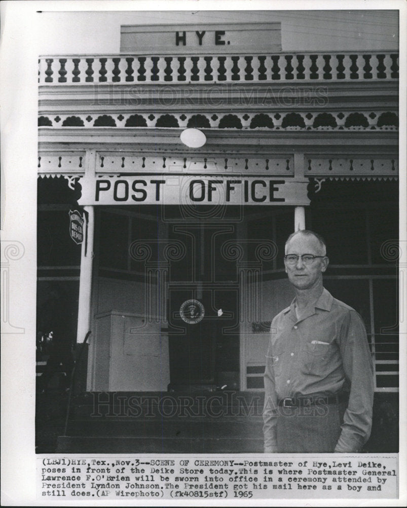 1965 Press Photo Postmaster Hye Levi Deike Chicago - Historic Images