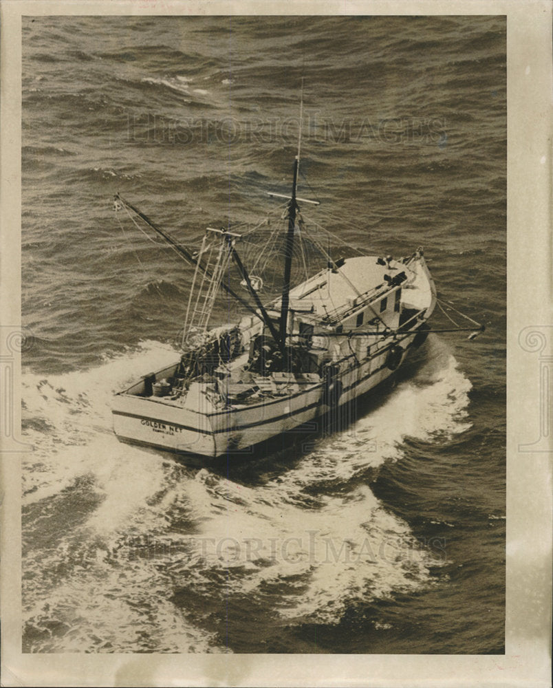 1964 Press Photo Golden Net Boat. - Historic Images