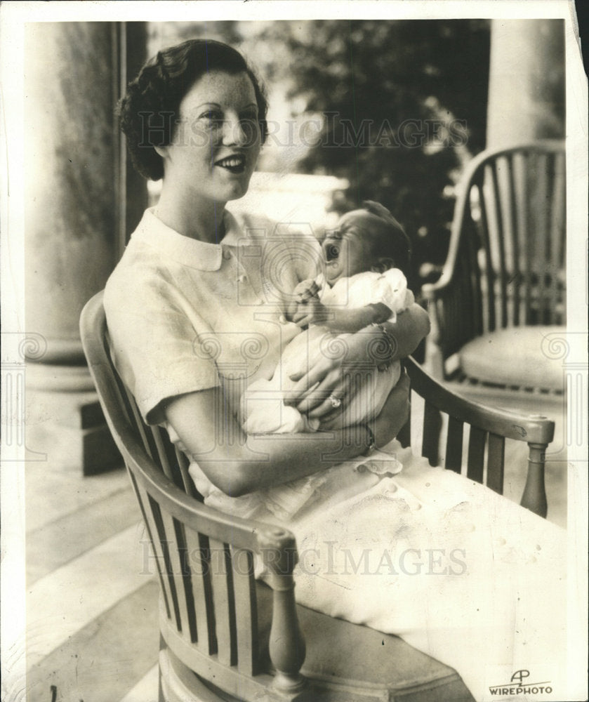 1935 Press Photo Mrs. John J. Astor III Son William - Historic Images