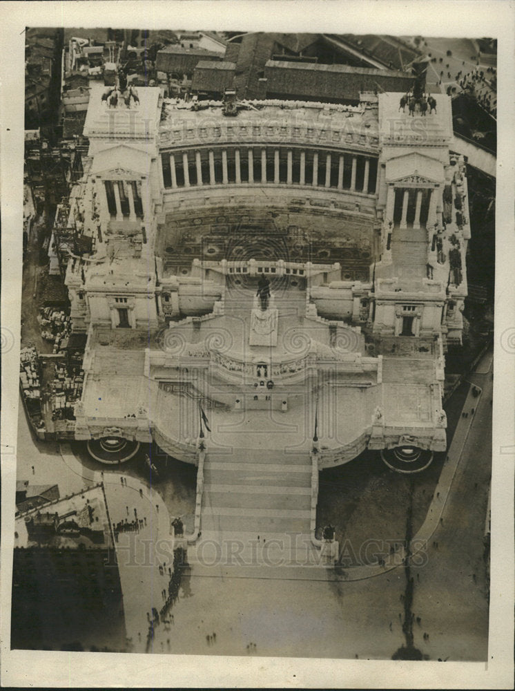 1929 Press Photo Unknown Soldiers King Victor Emmanuel - Historic Images