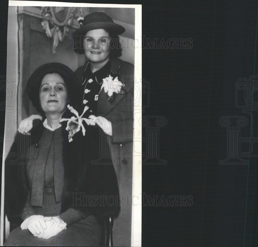 Press Photo Dirigibles Mrs Sharpe Gloria Hartford Conn - Historic Images