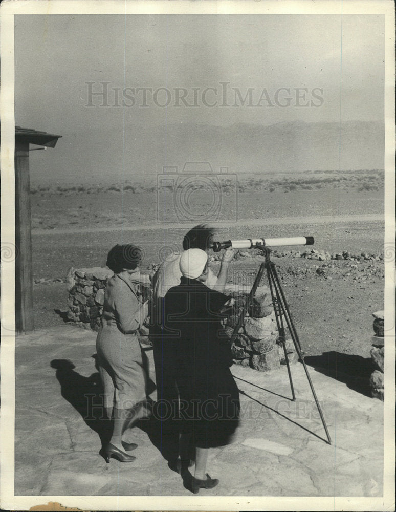 1932 Press Photo Gray Alkali Death Valley Telescope - Historic Images