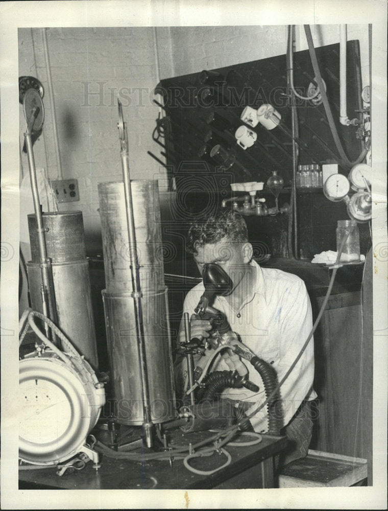 1938 Press Photo Navy Diving Test Crosby Boatswain USN - Historic Images