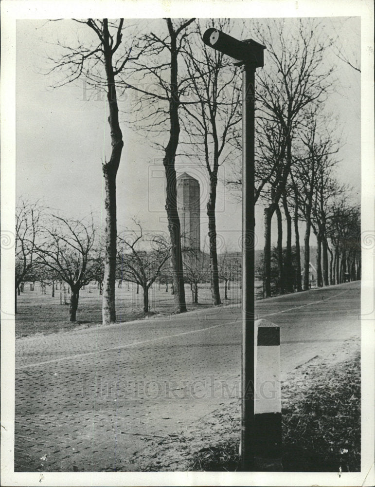 Press Photo Capt J Bikker Develops Invisible Light - Historic Images