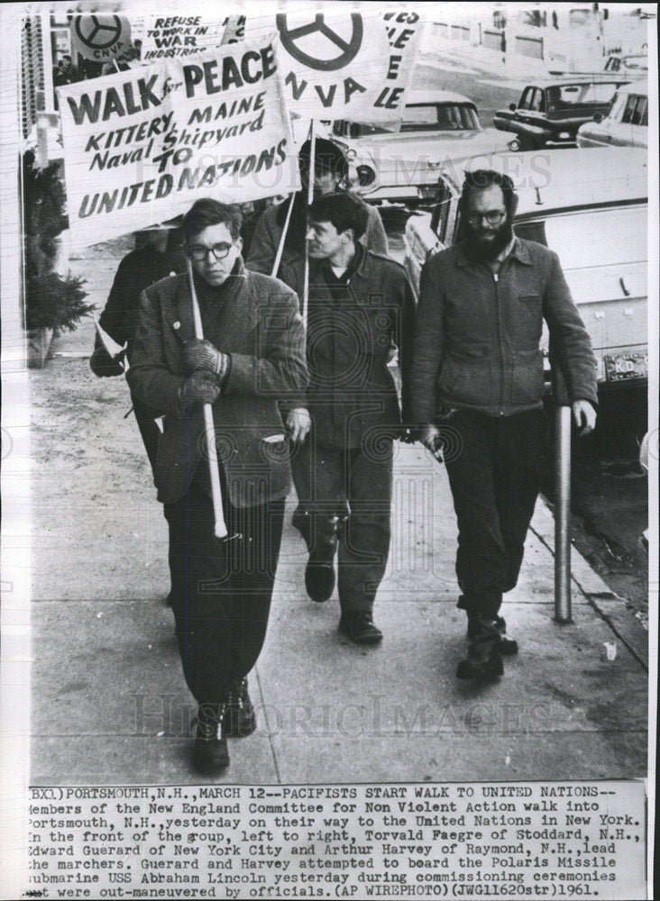 1961 Press Photo Portsmouth Pacifists start walk UN - Historic Images