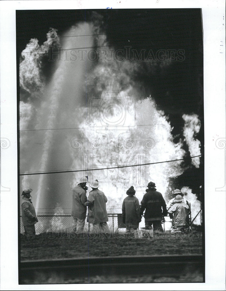 1991 Press Photo Ku Waitti oil Fire Blaze stapleton - Historic Images