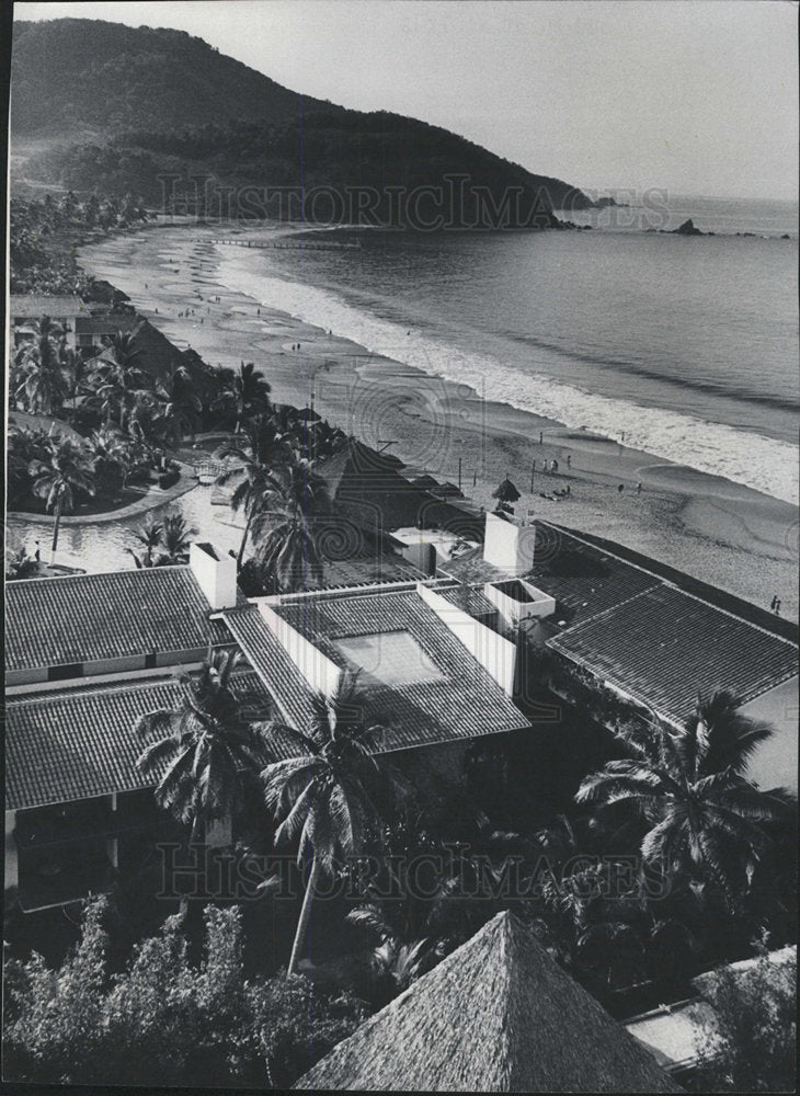 1980 Press Photo Mexican Beach In Resort Town Of Ixtapa - Historic Images