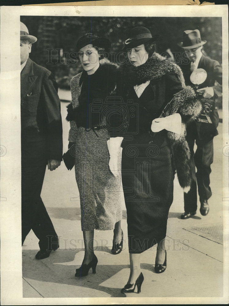 1934 Press Photo Mrs Gloria Morgan Vanderbilt court - Historic Images