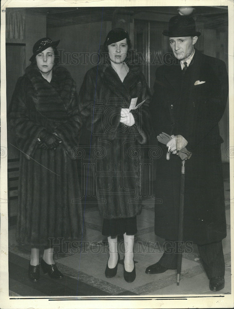 1934 Press Photo Gloria Vanderbilt England Sister fight - Historic Images