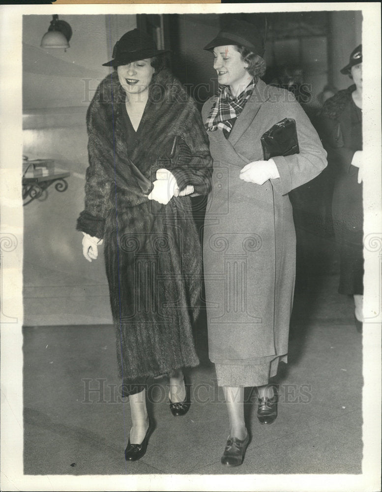 1934PressPhoto Mrs.Gloria M.Vanderbelt in Supreme Court - Historic Images