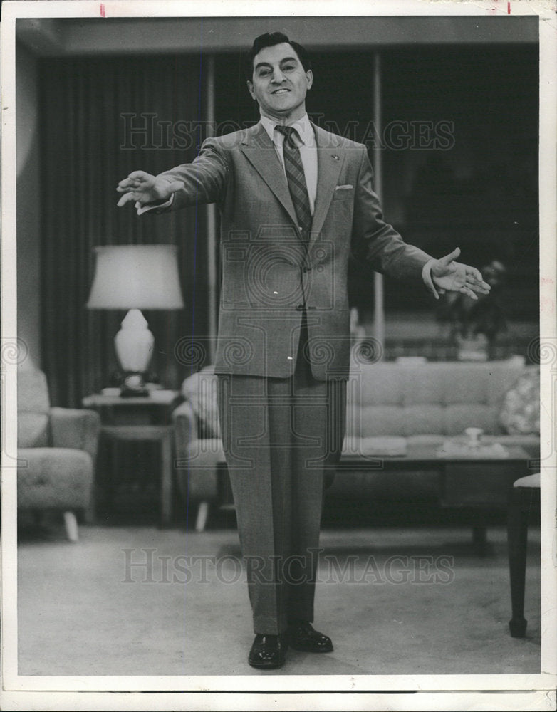 1956 Press Photo Comedian And Actor Danny Thomas - Historic Images