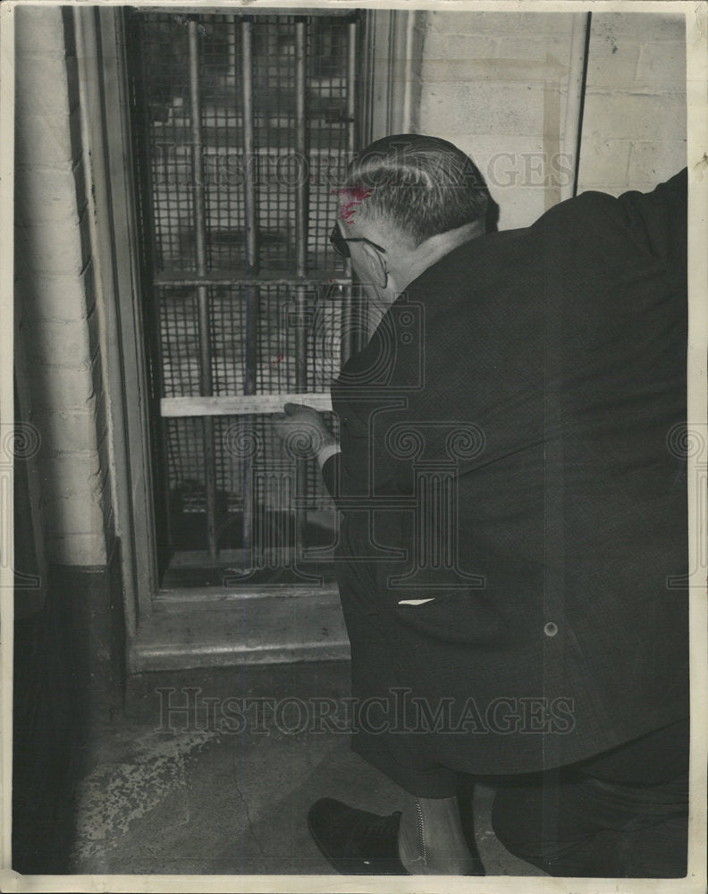 1939 Press Photo Prisoners Escape Hole - Historic Images