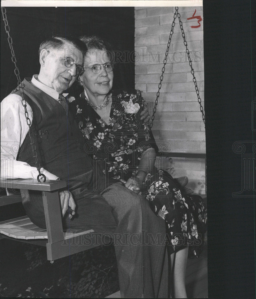 1953 Press Photo Mr Mrs Percy Robbins South Grant Son - Historic Images