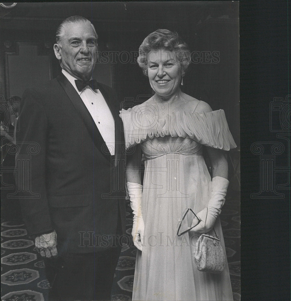 1968 Press Photo Frank Ricketson Miss Louise Hotel Ball - Historic Images