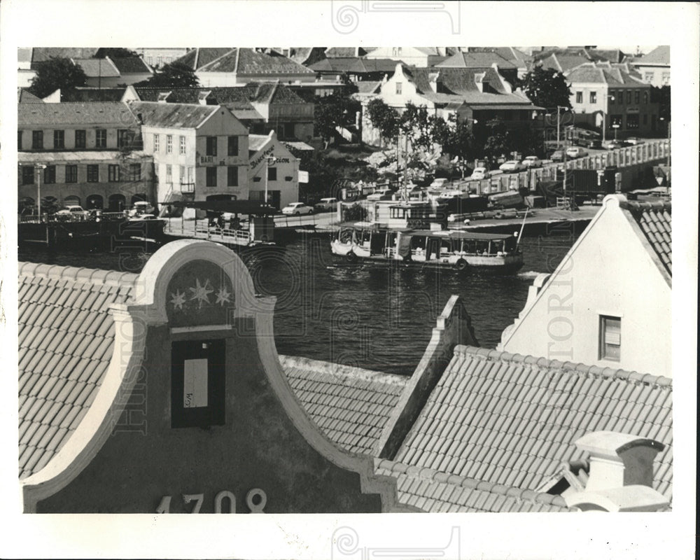 Press Photo Dutch Buildings in the Punda Water Front - Historic Images