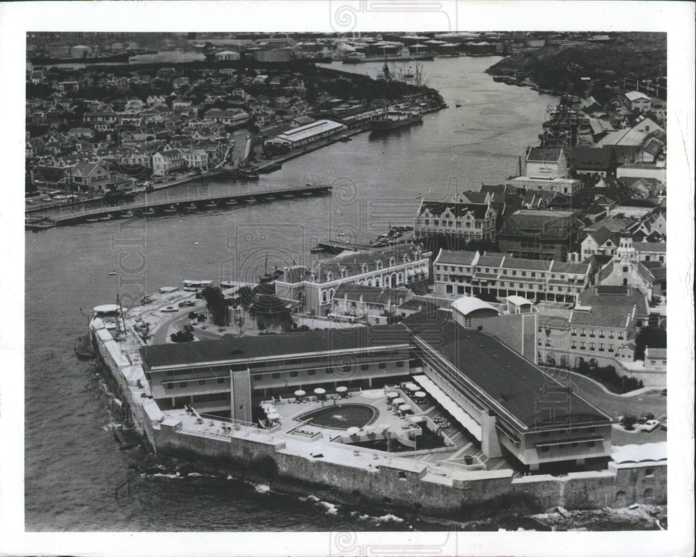 1971 Press Photo Willemstad Harbor Curacao attacker sea - Historic Images