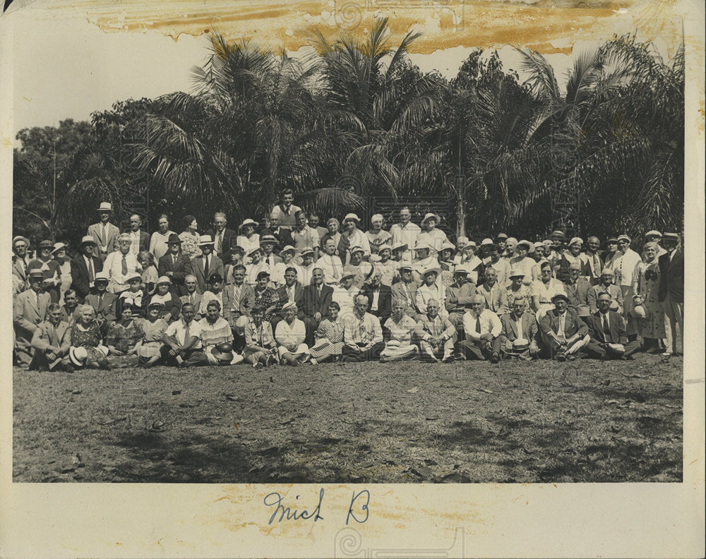 Press Photo photograph large group people - Historic Images