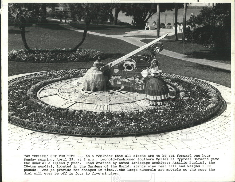 1986 Press Photo Sundial Cypress Gardens Southern Belle - Historic Images