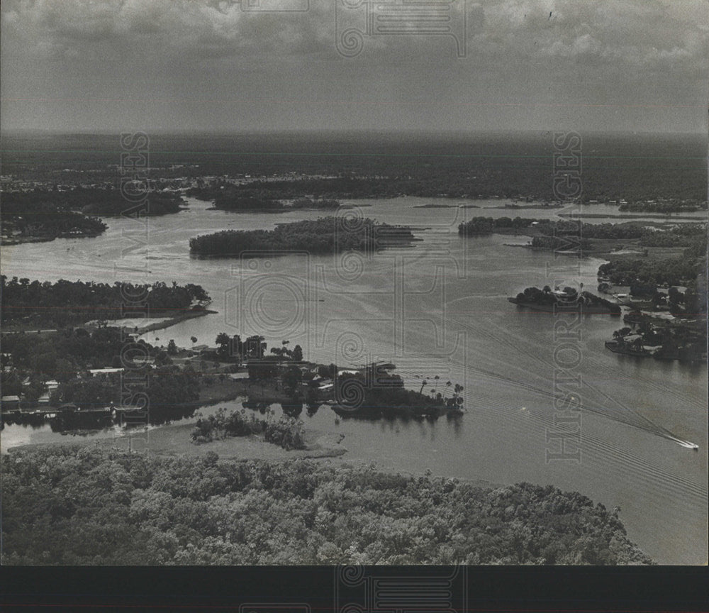 1979 Buzzard Island $2-million yacht club - Historic Images