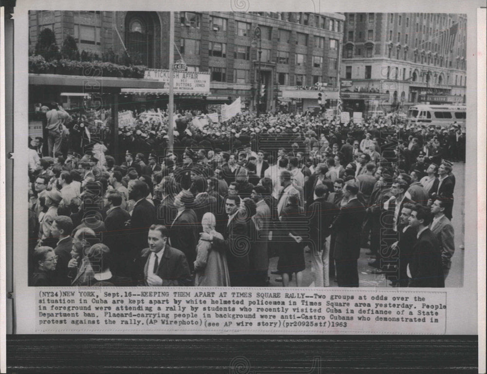 1963 Press Photo Cuba Demonstrations In Times Square - Historic Images