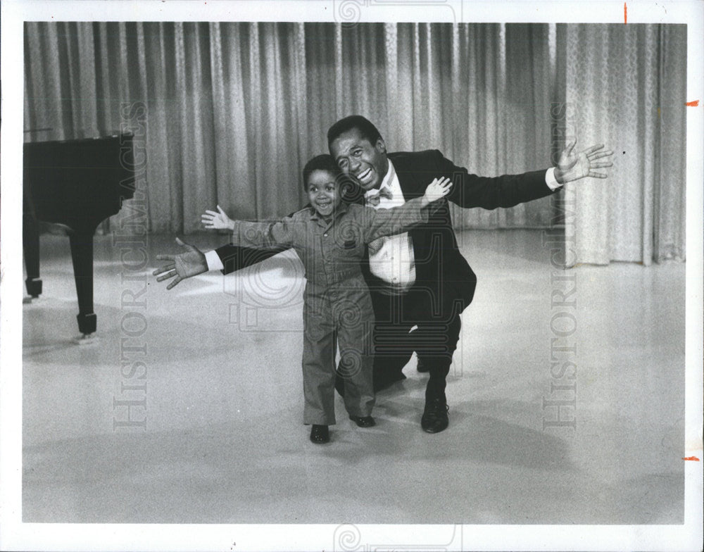 1984 Press Photo Actors Emmanuel Lewis And Ben Vereen - Historic Images