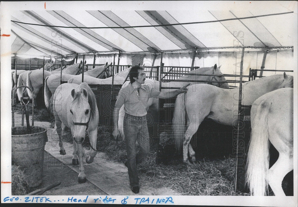 1977 Press Photo horses trainer George Zitek head rider - Historic Images