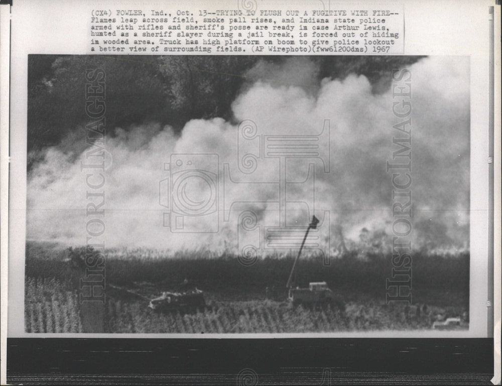 1967 Press Photo Arthur Lewis Escape Fire - Historic Images