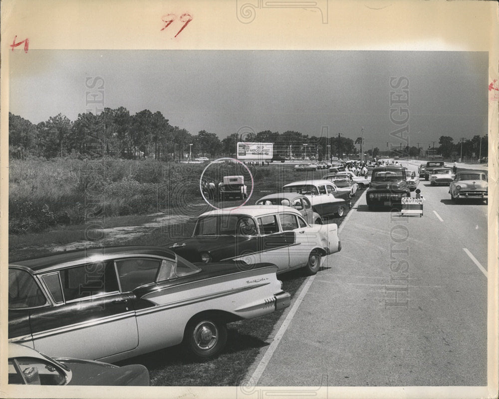 1962 Press Photo Prisoners Escape Road Crew Bloodhounds - Historic Images