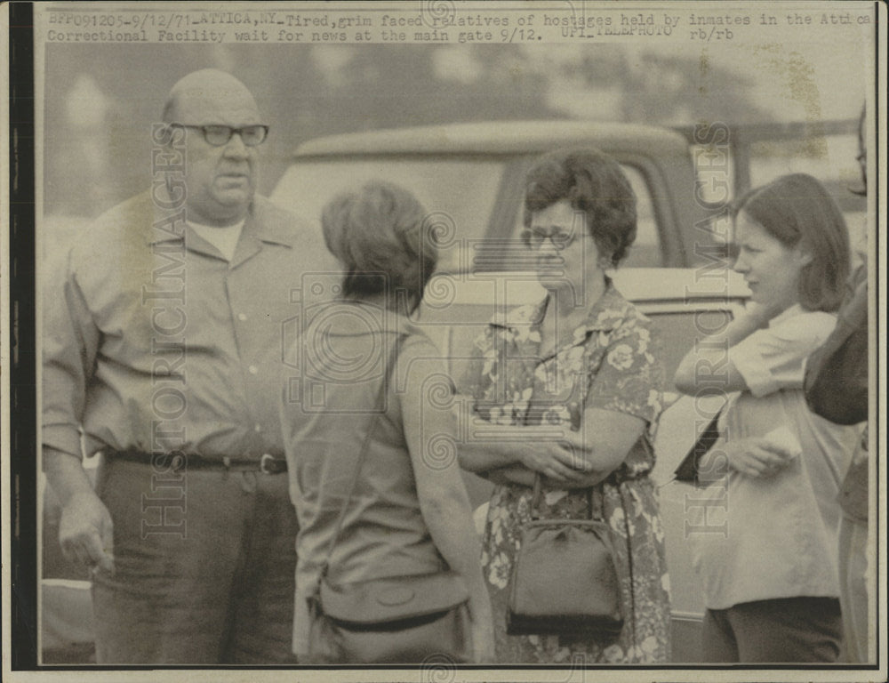 1971 Press Photo Hostages Of Attica Prison Riot - Historic Images