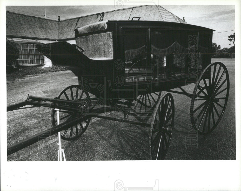 1983 Press Photo Fred Kenfield antique horse Pasadena - Historic Images