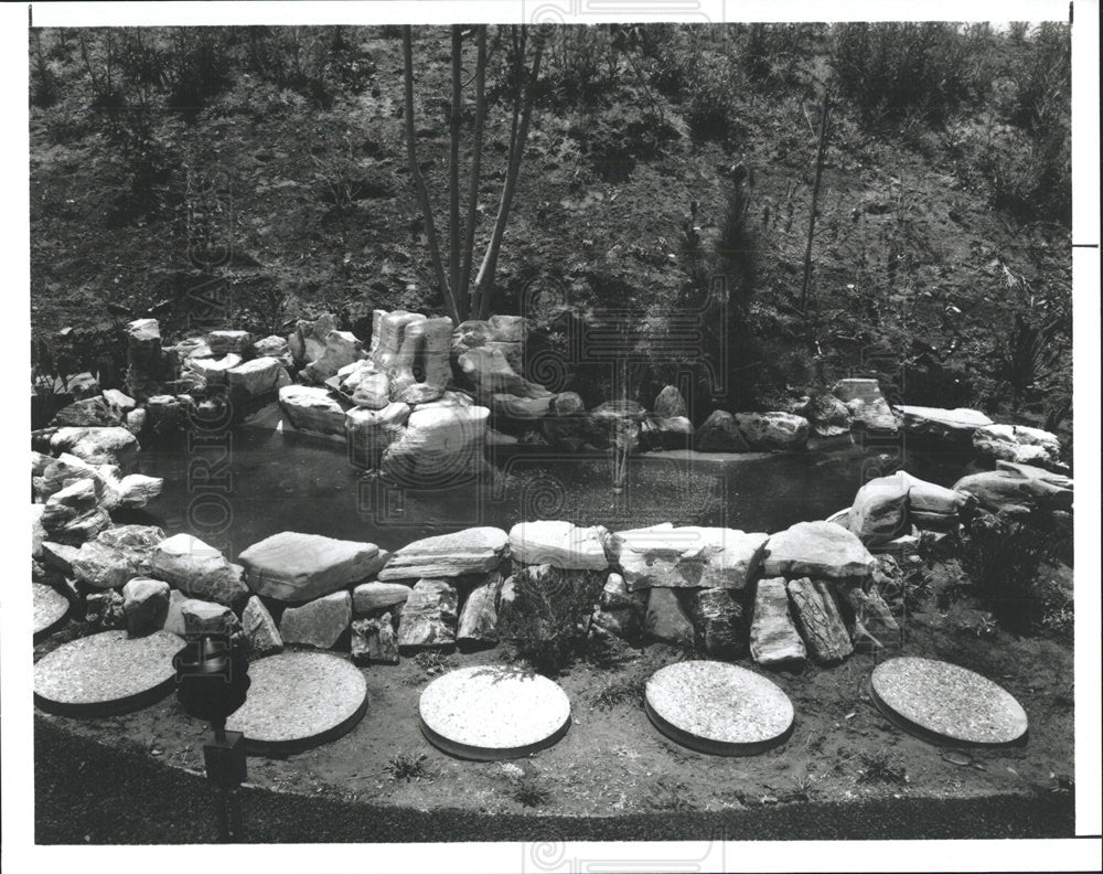 1997 Press Photo PONDS STANDING WATER SMALLER LAKE - Historic Images