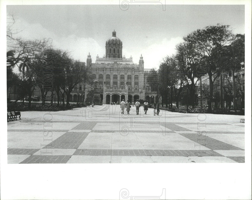 1988 Press Photo Museum of the Revolution - Historic Images