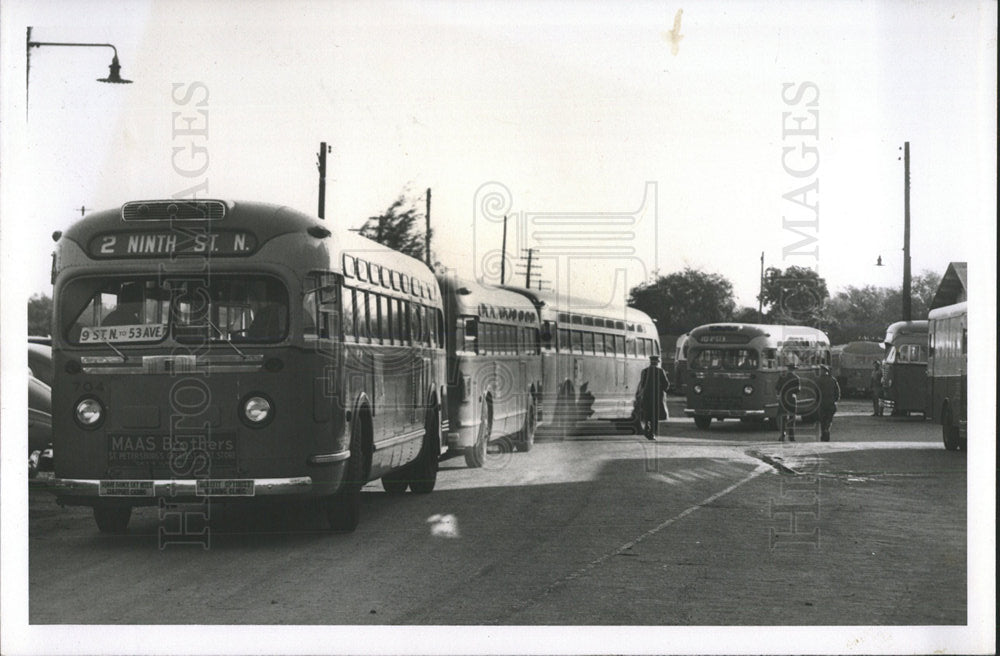 1951 Press Photo CITY BUSES SERVICE STRIKE - Historic Images