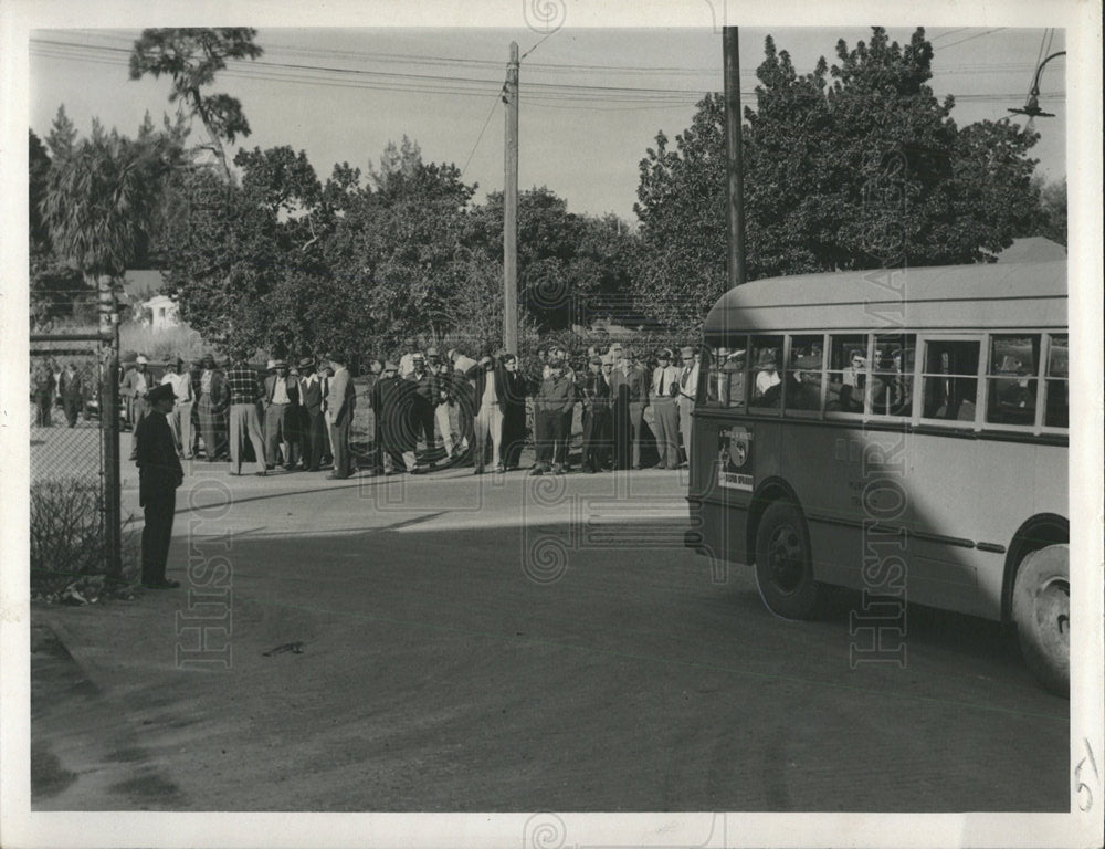 1951 Press Photo Bus Drivers Stikes Jobs - Historic Images