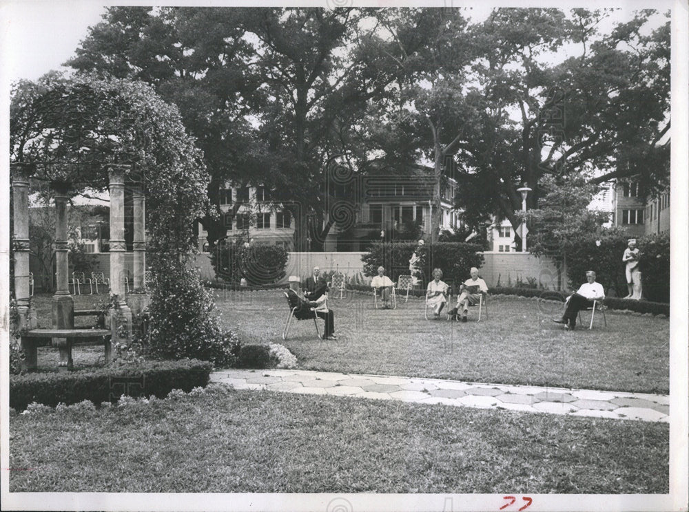 1964 Press Photo Mirror Lake Library Garden - Historic Images