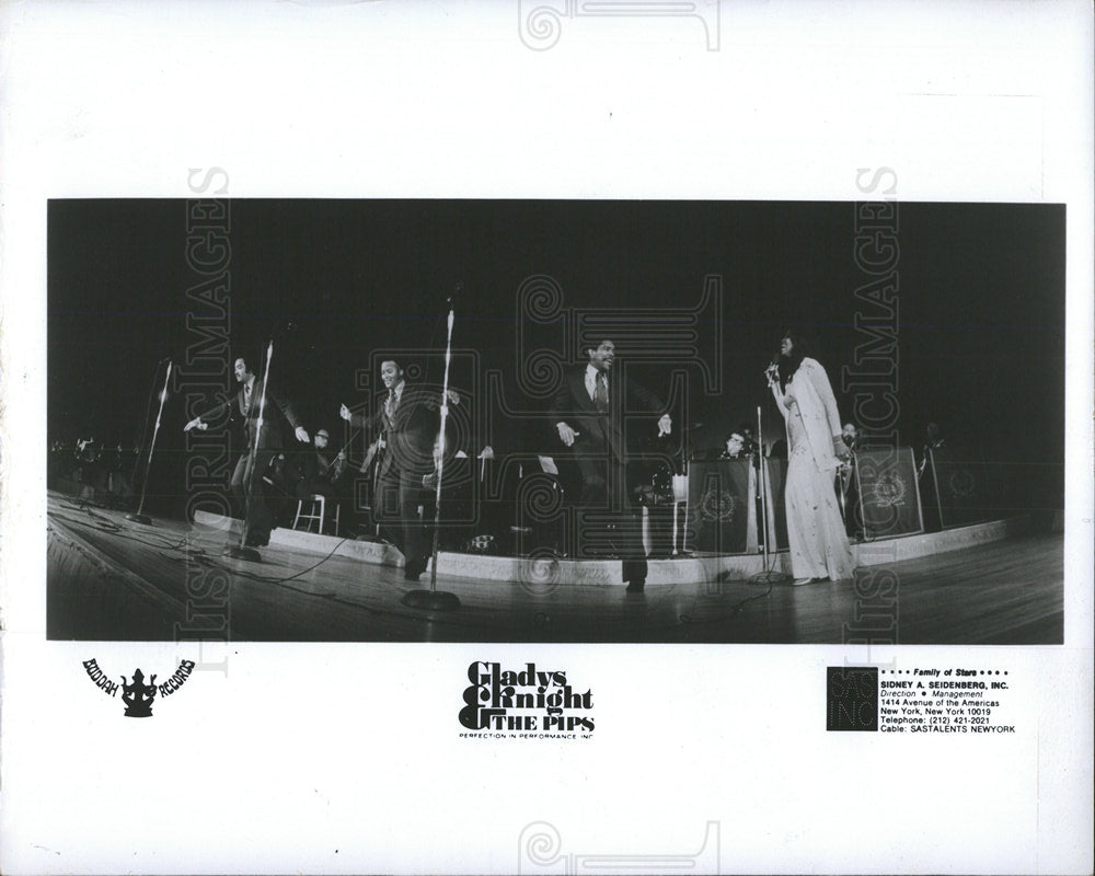 1975 Press Photo MUSICAL GLADYS KNIGHT AND THE PIPS - Historic Images