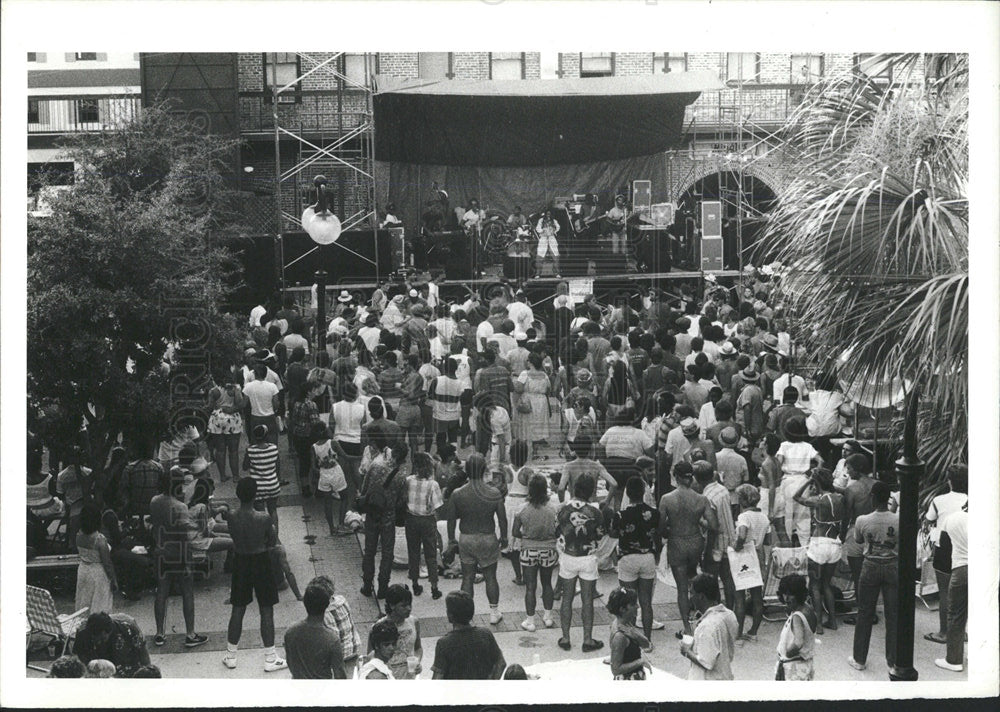 1985 Press Photo Music Group Culture Roots - Historic Images