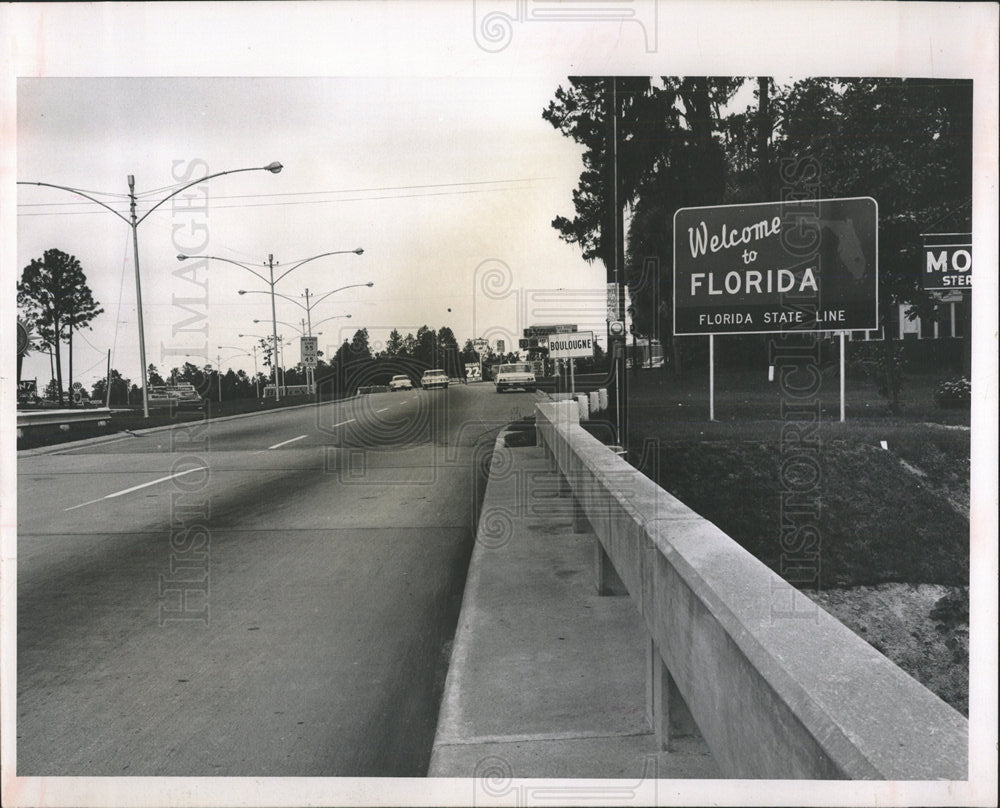 1963 Press Photo Welcome To Florida Scene Fake Town - Historic Images