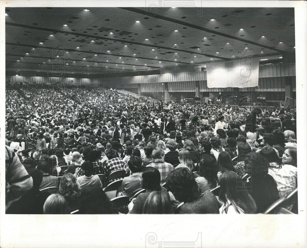 1972 Press Photo Uriah Heep Concert Crowd - Historic Images