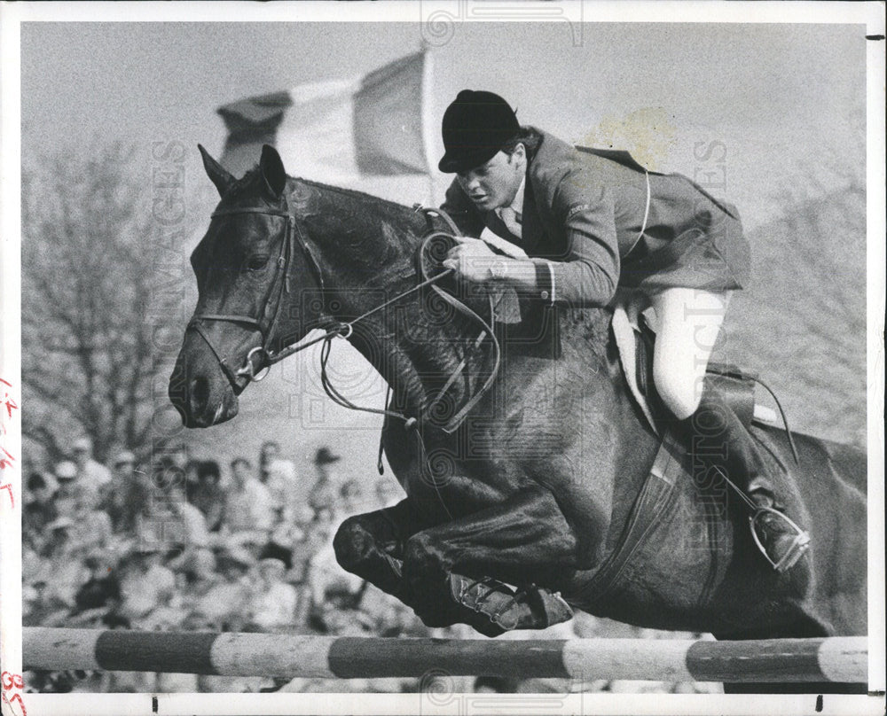 1983 Press Photo Jockey Alberto Carmona On Chat Noir - RRX92507 - Historic Images