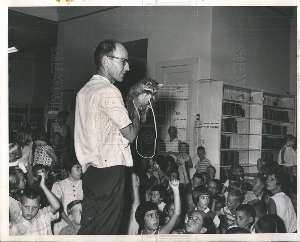 1964 Press Photo Carnegie Library dr CK Newton Library - Historic Images