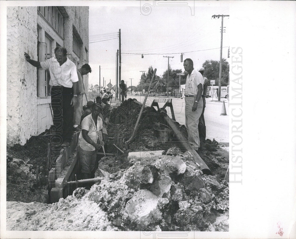 1963 Press Photo new water lines made for Bradenton FL - Historic Images