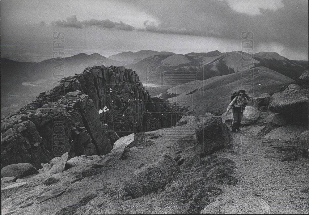 1972 Press Photo Hiker Heads Up Pikes Peak Barr Trail - Historic Images