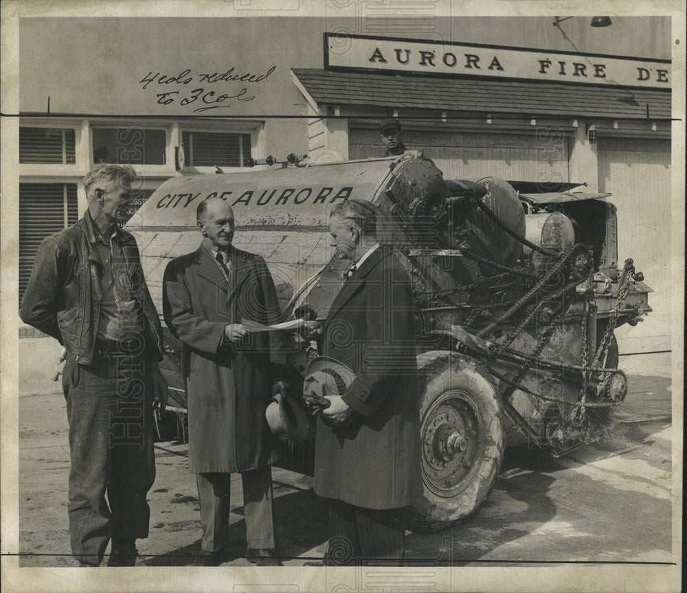 1947 Press Photo New Street Sweeper For City Of Aurora - Historic Images