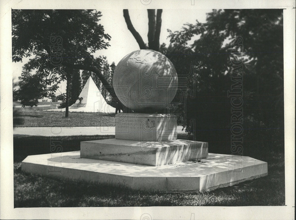 1930 Press Photo Rear Admiral Robert E. Peary Grave - Historic Images